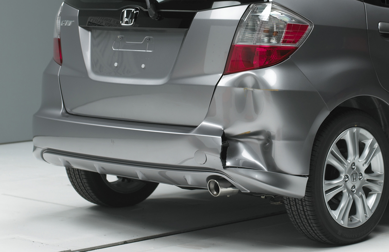Illustration for article titled IIHS: Small Cars Are Big On Damage In Low-Speed Collisions